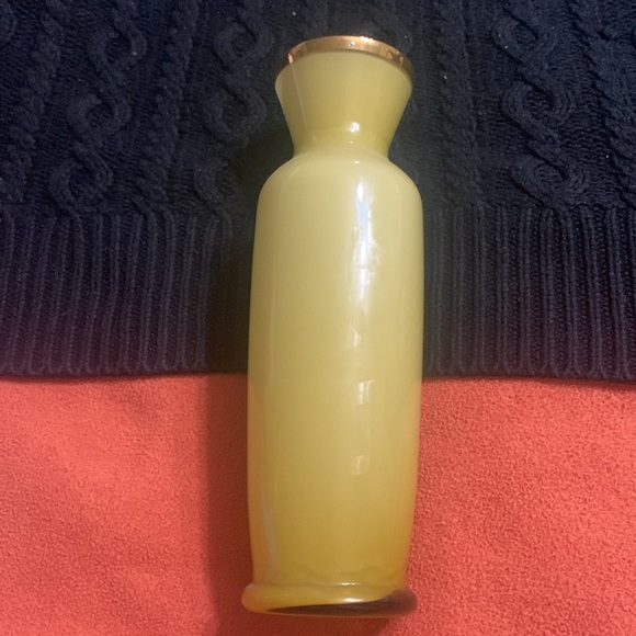 BEAUTIFUL!!! Yellow Bristol Glass Cylinder Flower Vase Gold trim… SUPER BUY! - Picture 7 of 8